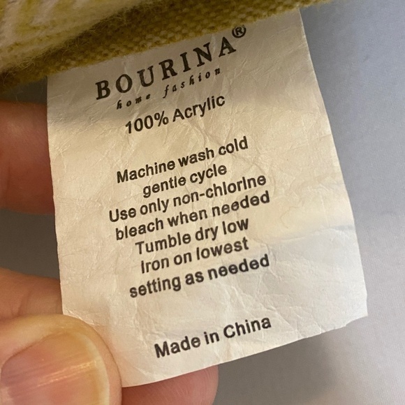 Bourina Super Soft Acrylic Throw Blanket with Tassels Cozy Lightweight 60 X 25.5 - Picture 6 of 10